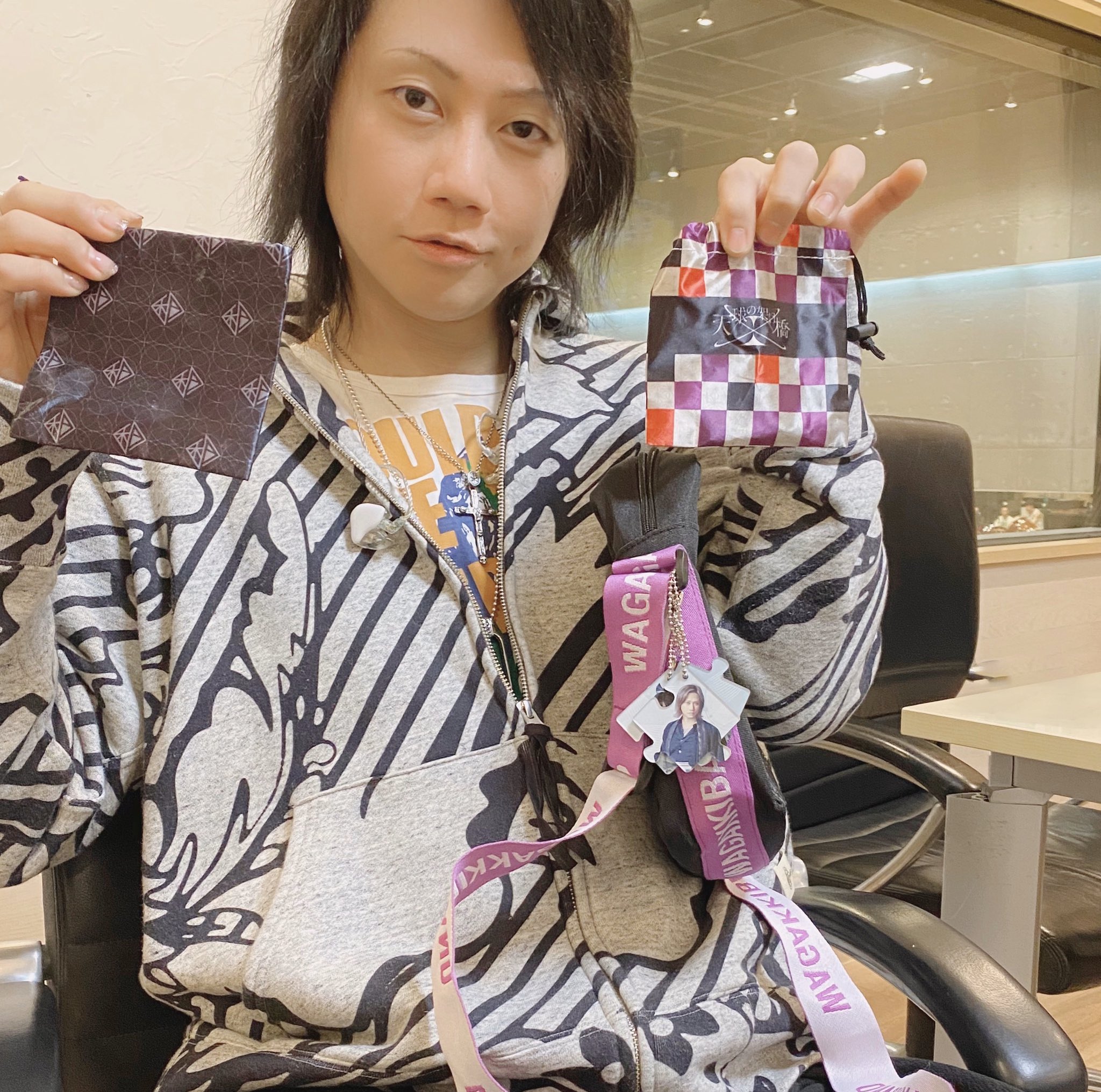 和楽器バンド Wagakkiband 沢山の人に使っていただきたい今回の大新年会グッズ ショルダーバッグは ちょっとしたお出かけに最適です マシュマロも美味しいですよ 和楽器バンド 大新年会 Goods Wagakkiband お買い求めはこちら