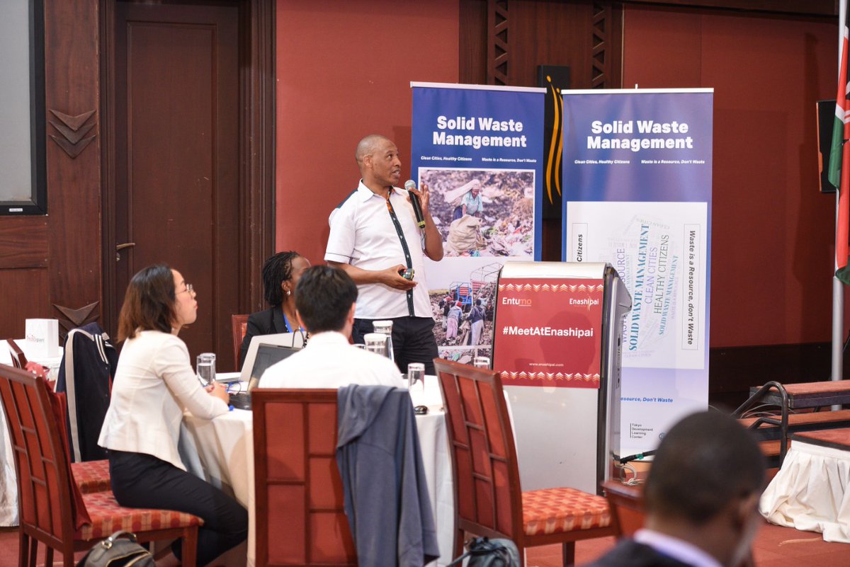 Kuf2023's tweet photo. Nairobi City County generates about 3,000 tons of
solid waste daily but about 50% remains uncollected;
This pollutes natural resources like the Nairobi River
and creation of dumpsites like the Dandora. @NjengaEng @namsipke #LiveableCitiesKE #TDD https://t.co/2ap11ID5aH