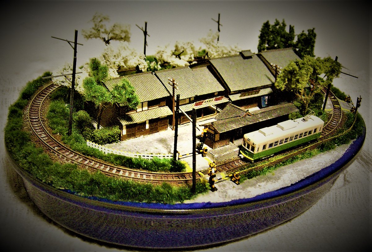 Twitter पर 鉄道少年舎 鉄道少年舎のお仕事 2010年製作の盆ラマ作品 当時まだ盆栽用の鉢を使用しましたので 大変重量がありました その後大皿を使用すことになりました 当時 大丸京都店鉄道模型売り場にて 販売いたしました 嵐電 京福電鉄 盆ラマ m Twitter पर 鉄道少年舎 鉄道少年舎のお仕事 2010年製作の盆ラマ作品 当時まだ盆栽用の鉢を使用しましたので 大変重量がありました その後大皿を使用すことになりました 当時 大丸京都店鉄道模型売り場にて 販売いたしました 嵐電 京福電鉄 盆ラマ m