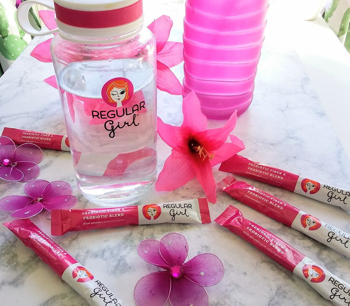 momknowsbest15's tweet photo. Life gets busy and crazy. We don't eat right. That can mess with our gut. #RegularGirl can help keep your gut happy and keep the bathroom blues away. Save on the best fiber supplement with my code MOMKNOBEST10  #fibersupplement #bestfiber #prebioticfiber https://t.co/FltX7AWXwO https://t.co/fn6FwTZMd2