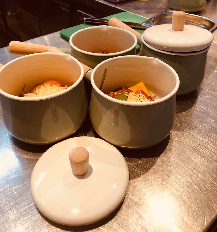 Voorproefje is vertrouwd gebleven met die heerlijke Proeverijlunch , Zoete Proeverij, Borrelproeverij, heerlijke smoothies etc
En geen zin om te koken ... dan ons pannetje “Wat de pot schaft “ halen voor een complete maaltijd 

Alles dagelijks vers gemaakt door onze kok Rik.