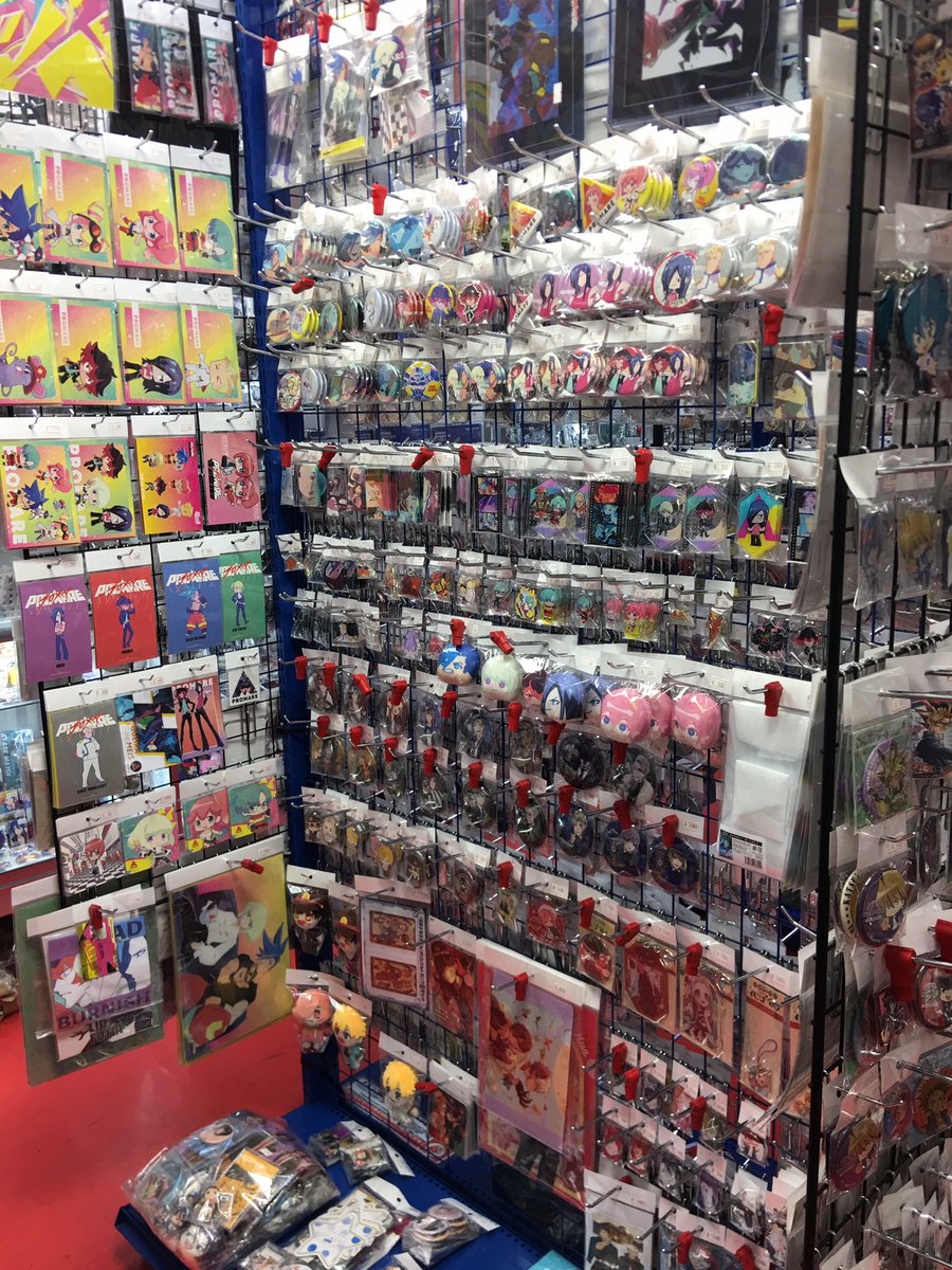 ハビコロ玩具 中野 店舗情報 オススメ商品 プロメア ツイステッドワンダーランド 地縛少年花子くん 呪術廻戦 当店入口にてお客様をお出迎えです ご来店お待ちしております ツイステ 花子くん 中野ブロードウェイ