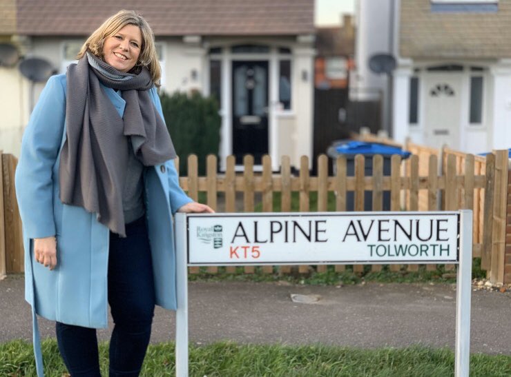 CommunitySunray's tweet photo. Day 5 (of the 12 days of street reps) #sunraystreetreps we’d like to introduce Clare. Clare is your rep for Alpine Ave. 

Alpine residents can contact me by email: alpine-avenue@secra.org.uk or mobile: 07395 941032 https://t.co/KgNoZWj48r