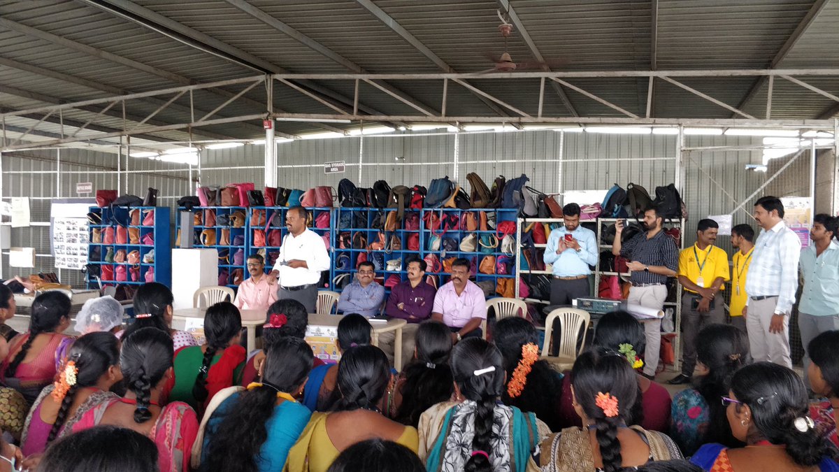 KiranL15's tweet photo. ಜನಸೇವಕ awareness programme for garment workers at Arvind Limited, Bhattarahalli.
@mani1972ias 
@Karmika_Sahaya https://t.co/2hze9AvKA6