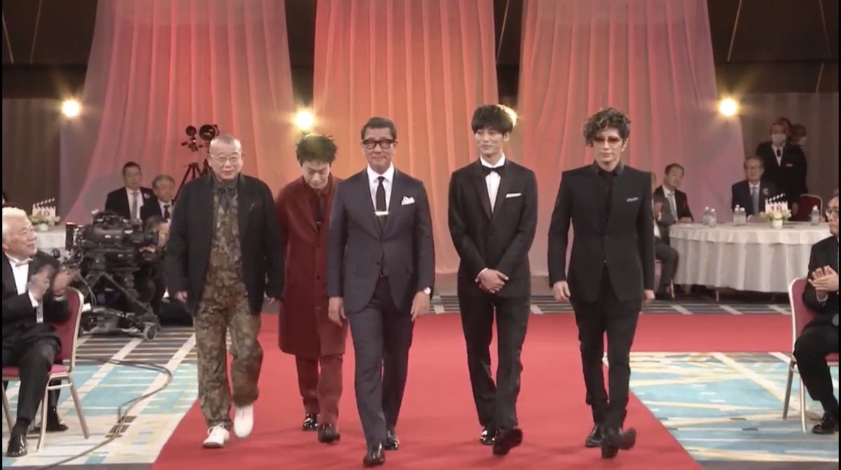 本日行われている日本アカデミー賞授賞式のレッドカーペットにスタイリッシュなスーツ姿で登場されたGACKTさん。大好きな中井貴一さんもご一緒です。
授賞式の模様は本日よる9時より日本テレビ系列局にて放映されます。
#GACKT #二階堂ふみ #翔んで埼玉 #麗様パネルではなかった #日本アカデミー賞43