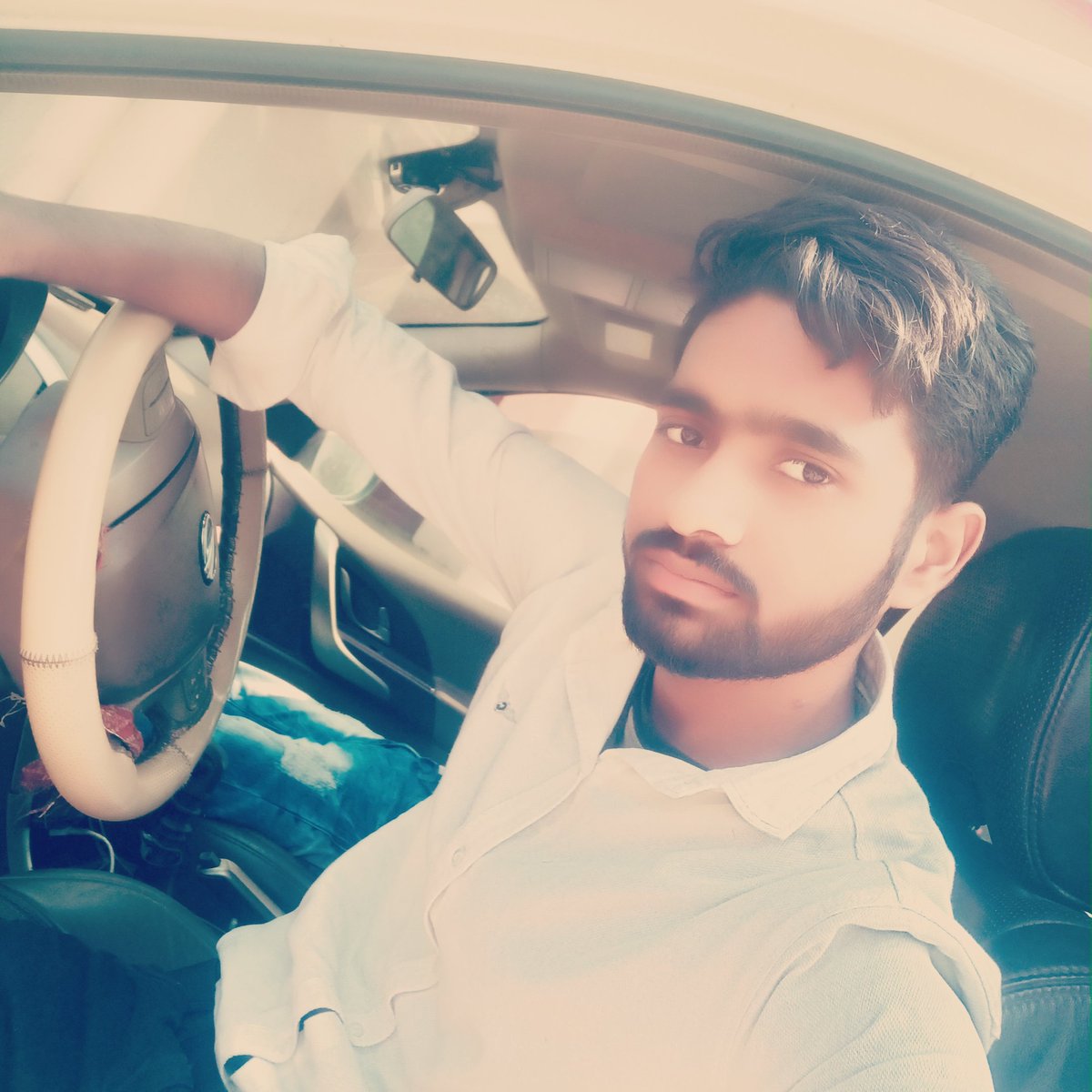 shubhamgupta688's tweet photo. #NewProfilePic https://t.co/eF8IsdeIHg