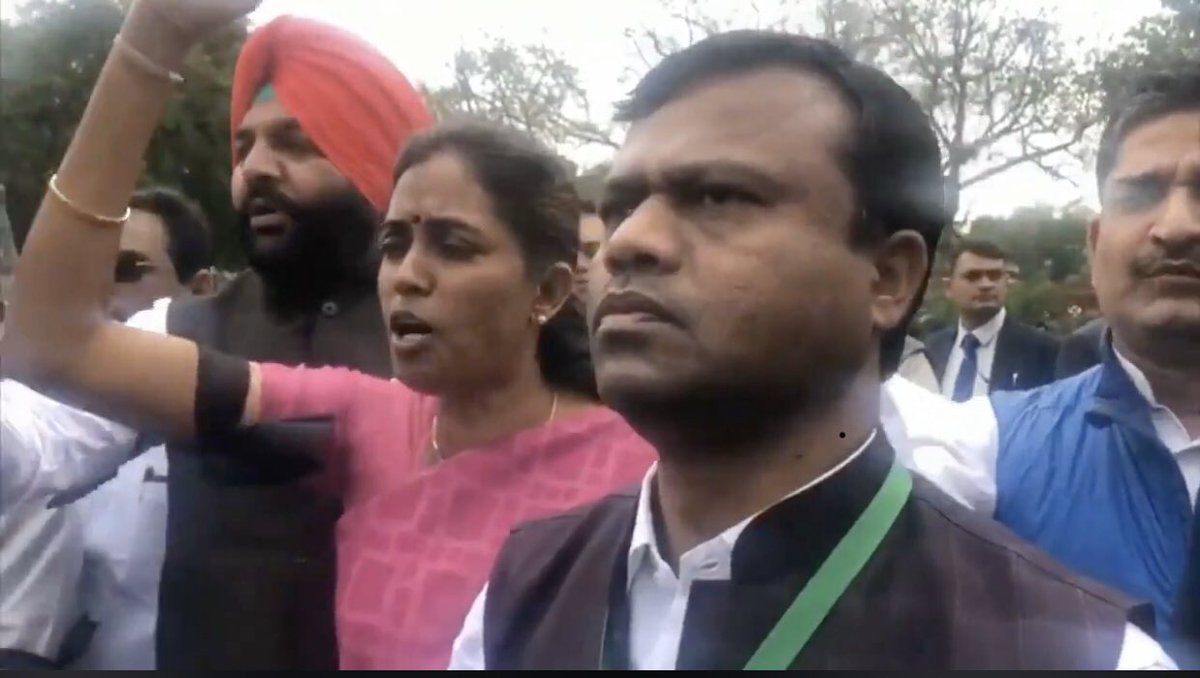 DrMdJawaid1's tweet image. The protest will continue. #AmitShahResign  #DelhiRiots