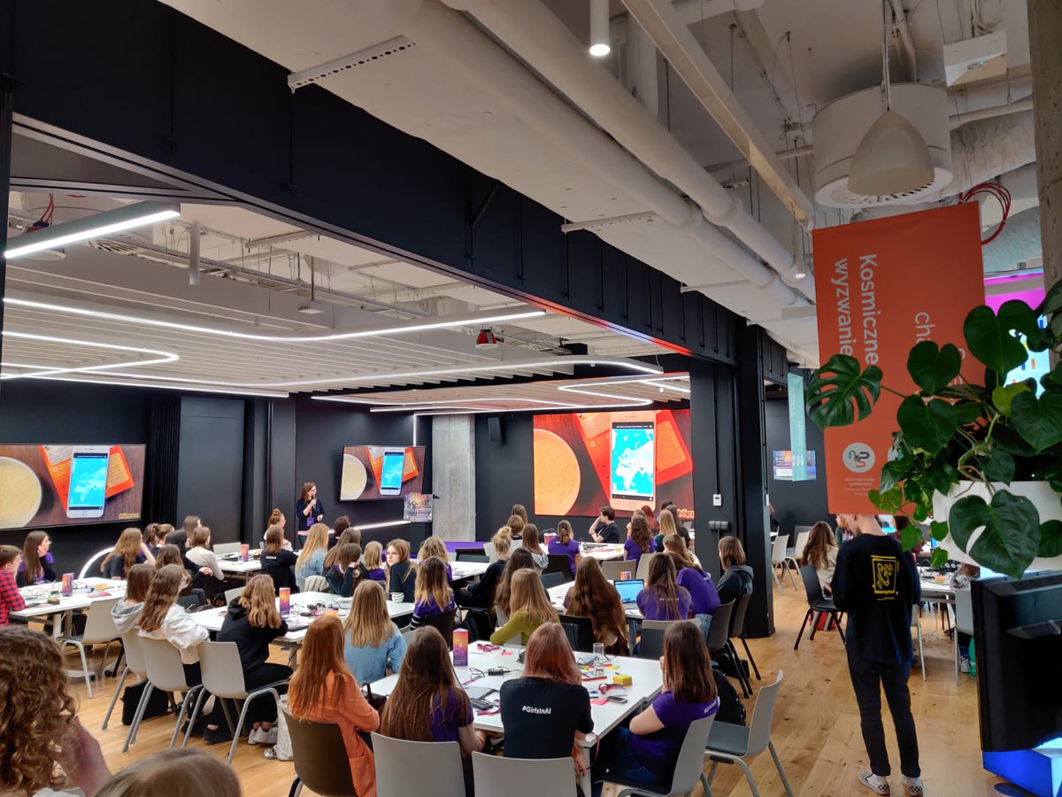 WojciechR4k's tweet photo. First day as mentor in Girls in AI Hackathon! ⭐️

Awesome experience meeting so huge number of clever minds.

Our trip was possible thanks to financial support from @MSP_CEE 

#makewhatsnext #MicrosoftEDU #GirlsinAI #MSFTStudentPartner https://t.co/J1SMwnP0n7