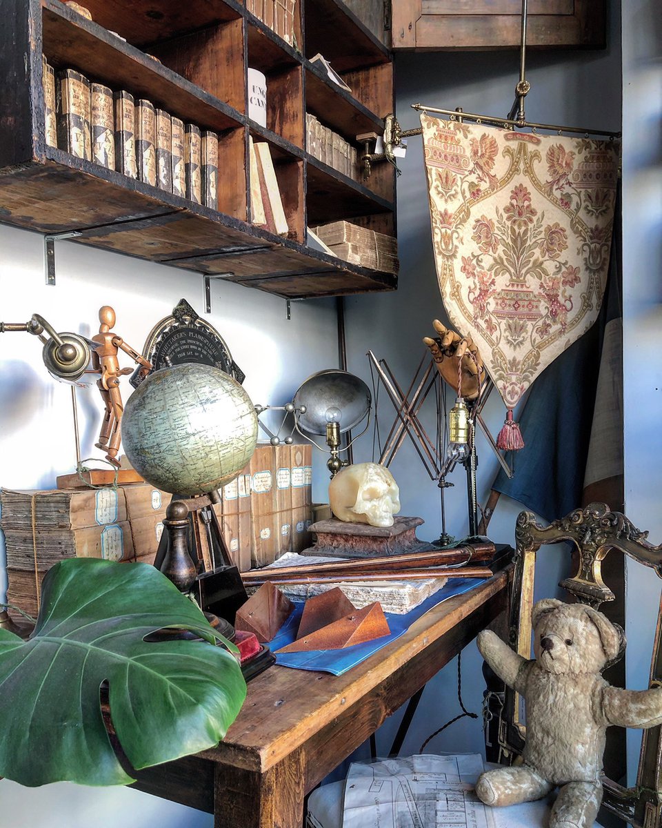 JOGLAR_kamakura's tweet photo. https://t.co/dWawab5y1g 
イベント延期のご報告
3/21〜3/25に開催予定の
【第8回 博物蒐集家の応接間 Librairie Trois Bémol】
に出展予定でしたが新型コロナウイルス感染拡大防止の為会期が延期する事となりました
ご来店を予定されておりましたお客様にはご迷惑をおかけ致し大変申し訳ございません https://t.co/fyKrXqsOkv