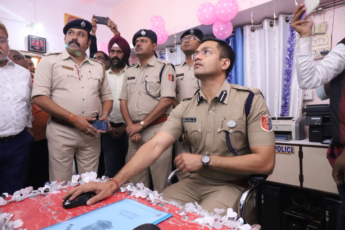 Cpadpc's tweet photo. On 05.03.2020 Hon'ble Commissioner of Police Asansol-Durgapur inaugurated CCTV Control Room of Kulti PS in presence of DCP West, ACP West and other dignitaries. https://t.co/FPPqEx1RrJ