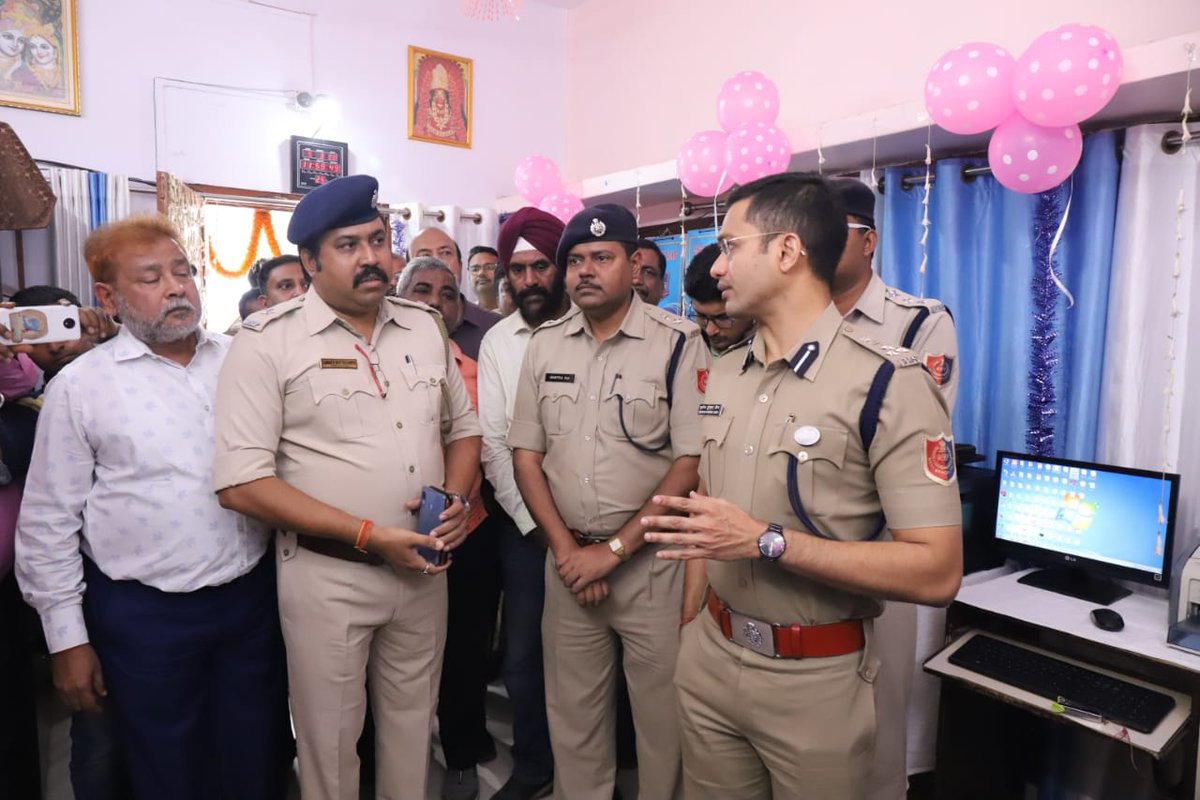 Cpadpc's tweet photo. On 05.03.2020 Hon'ble Commissioner of Police Asansol-Durgapur inaugurated CCTV Control Room of Kulti PS in presence of DCP West, ACP West and other dignitaries. https://t.co/FPPqEx1RrJ