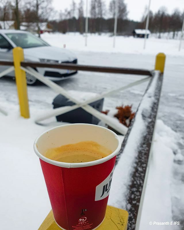 Prasanth_IFS's tweet photo. A Hot Black Steamy Coffee in a White Cold Snowy Morning is what one expects in the Forest Capital of Finland and the one is here!
.
.
#IFS #IFS_Training #IGNFA #ForesterLife #indianforestservice #Finland #scandinavia #coffee #snow #snowflakes #nordic #cu… https://t.co/O4nQH29wqr https://t.co/NPRRBvGXFq