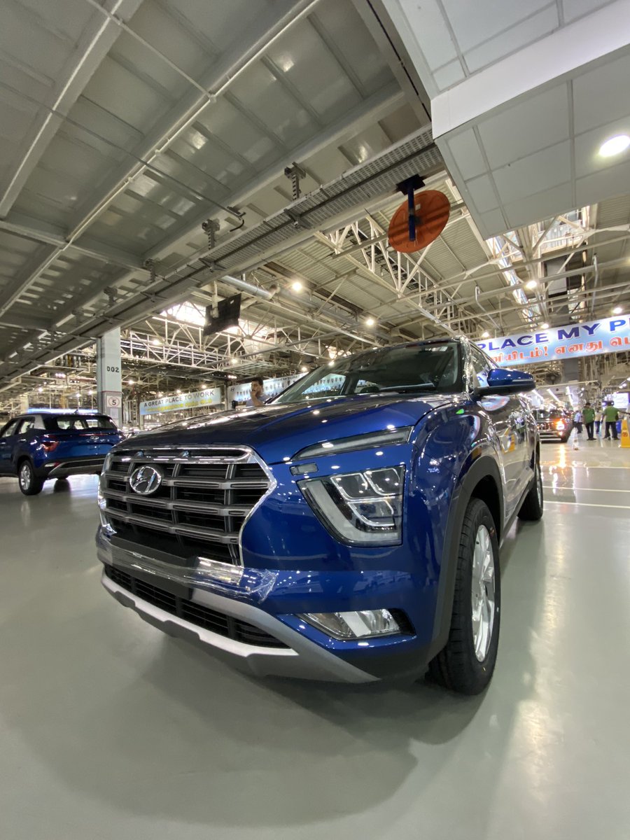SidnChips's tweet photo. This colour on the @HyundaiIndia's upcoming CRETA is LIT!!!
#MetalToExcellence
#AllNewCRETA
#TheUltimateSUV https://t.co/KqP6Ag3kAx