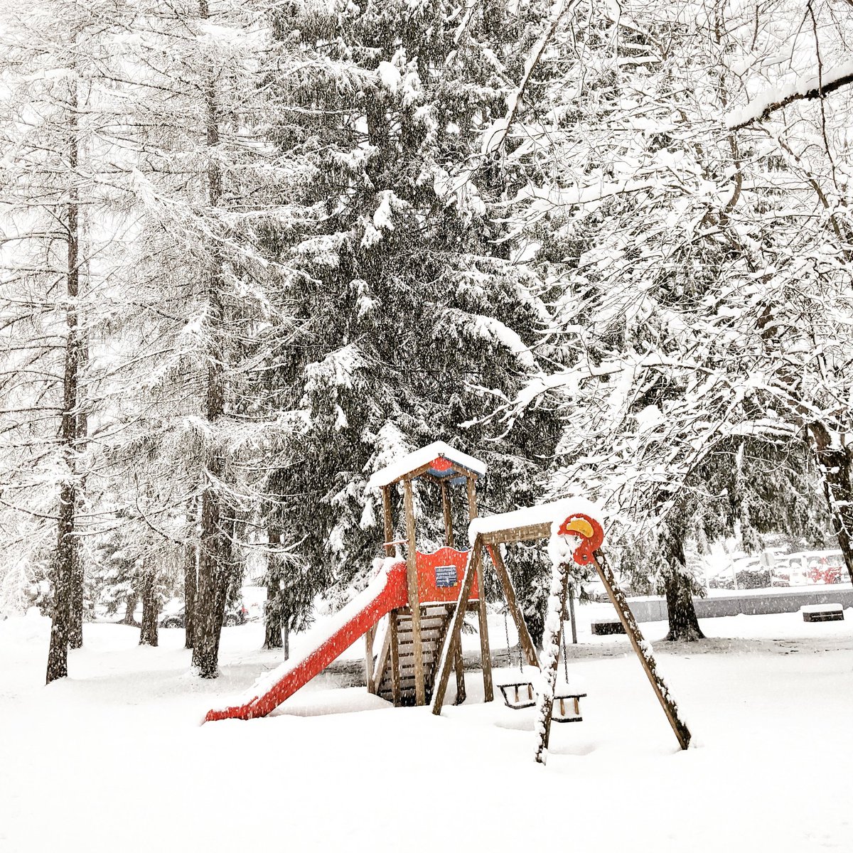 hitholidays's tweet photo. Bit late Mrs Winter....
❄️❄️❄️❄️
#winter #snow https://t.co/OEoVyG8rDq