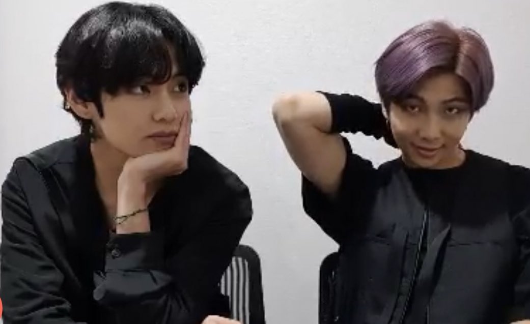 choi_bts2's tweet photo. Taehyung said he wrote about 3 songs and one of them will be released soon he said the news by K media should be already announced so it seems that song is the song which will be used for OST of drama “Itaewon class” @BTS_twt https://t.co/x4kwA5OZRQ