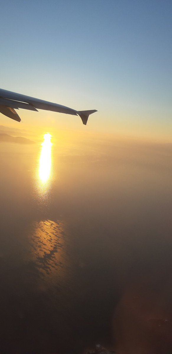 AnimaCrystal's tweet photo. Early morning flight with @aegeanairlines !
#nofilterneeded #aviation #aegeanairlines #morning https://t.co/PYzvFdXyzp