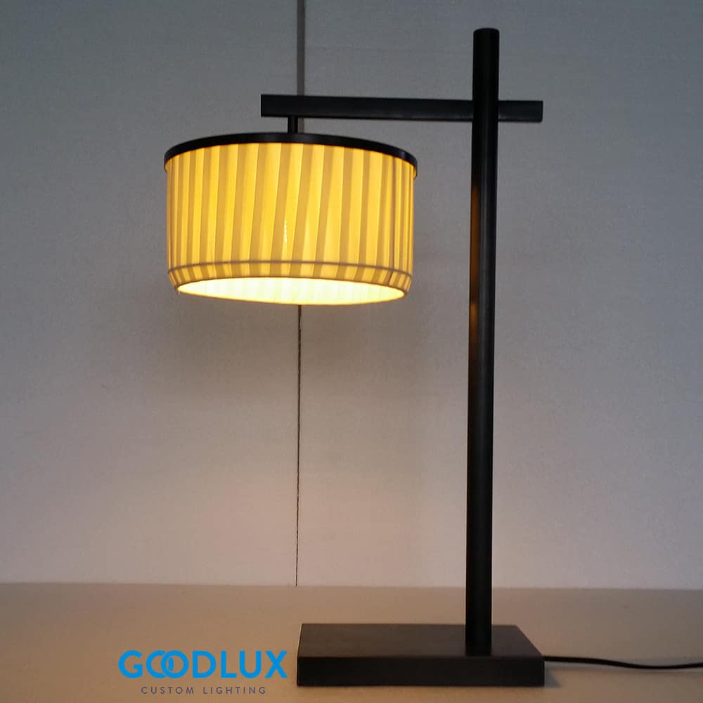 GoodluxLighting's tweet photo. An elegant table lamp with Asian style shade, customized for the hotel guestroom project in Singapore
#tablelamp #tablelight #decorativelights #customlighting #customlights #hotellighting #customizedlighting #lightingfixture #luxurychandelier #luminaria #bespokelighting https://t.co/BcrwmbRet7