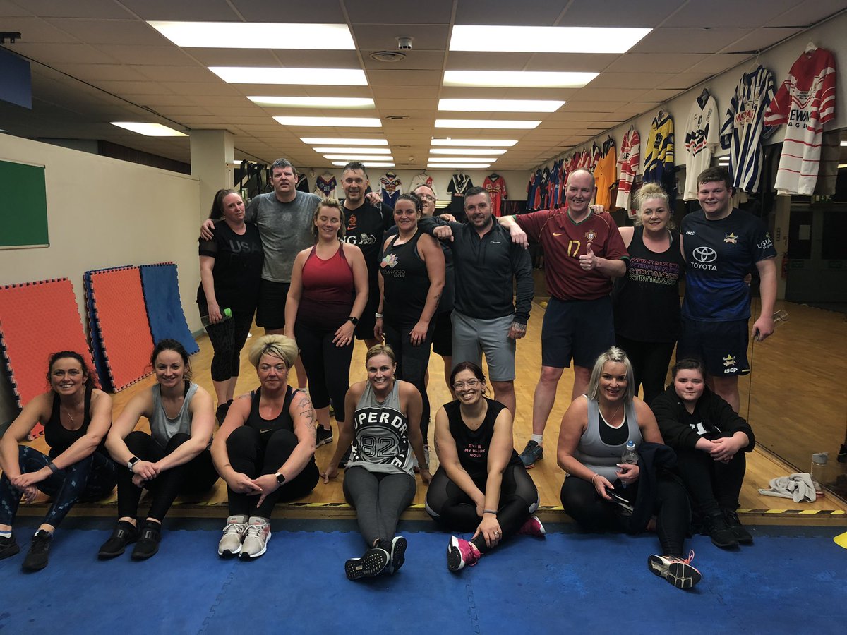 bg_centre's tweet photo. Thursday 6.30pm Mixed bag - Wow today’s classes have been next level, well done everyone! 🔥💪🏼 

We’re back tomorrow with BOOTCAMP! 🔥 
- 10am, Places available 
- 6pm, limited places available 

To get yourself booked on just message us and pay on the door. 

#TEAMGOULDING 🦁 https://t.co/371z2g2GlG