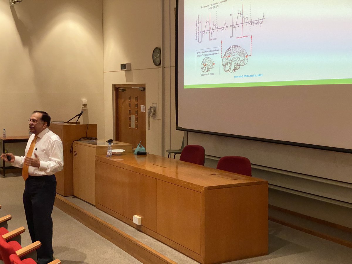 MedSCO_Oman's tweet photo. From SCOME’s workshop on the neurophysiology of decision making, conducted by Dr. Abdul Aleem Khan on the 26th of February 2020. 😍🐼🖤 #MedSCO #SCOME #SCOME_Oman https://t.co/iop8nMINfm