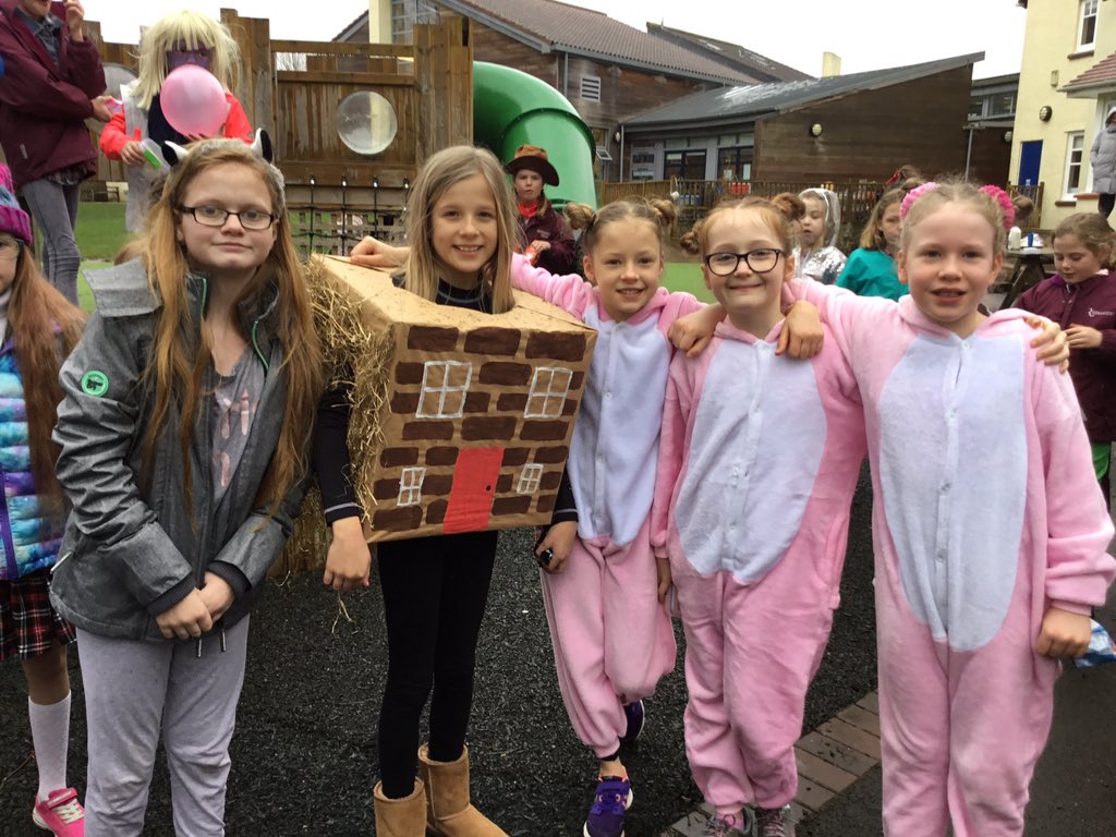 RedmaidsJuniors's tweet photo. We had such a lot of fun celebrating world book day yesterday. Thanks to our visitors this week, @catherinebruton and @Bristol_Jane for inspiring us, and everyone at home for helping us look AMAZING! #bookworms #WorldBookDayUK #whatdoireadnext https://t.co/4XpShcrhTt