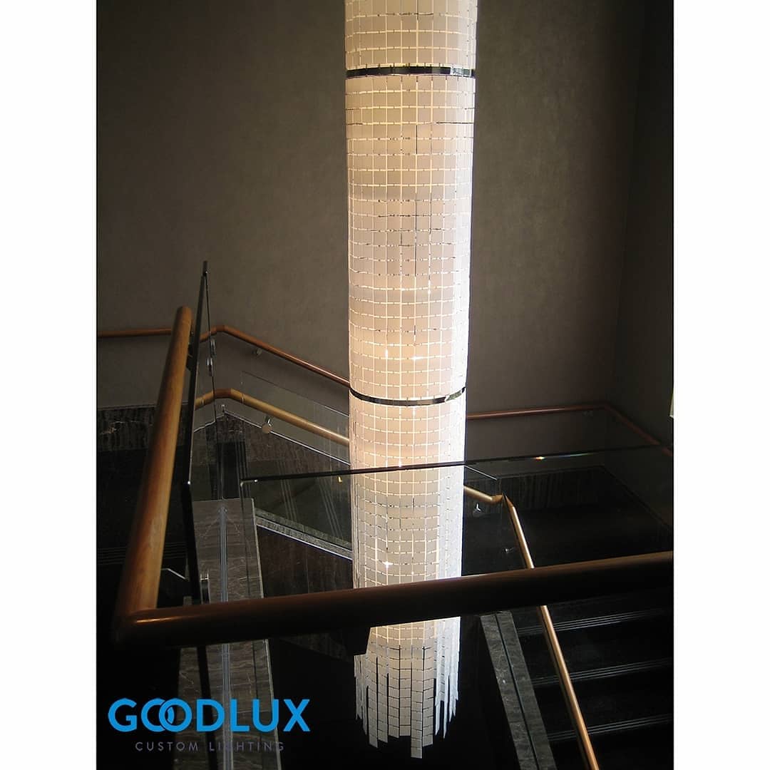 GoodluxLighting's tweet photo. Over 7 meters height custom pendant light for hotel stair illumination, the square pieces are made by artificial madiffusing the light perfectly
#chandeliers #customlighting #customlights #hotellighting #customizedlighting #bespokelighting #stairlighting https://t.co/x1mq6e9jVC