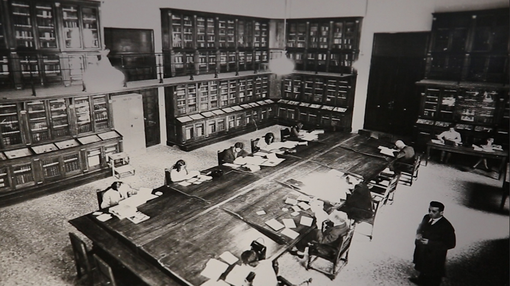 Newtral's tweet photo. 6 de marzo de 1920. Tal día como hoy hace 100 años los reyes Alfonso XIII y Victoria Eugenia inauguraban la Sala Cervantes en la Biblioteca Nacional Española. 

#Hiloteca de Newtral

https://t.co/71pgExy53t https://t.co/7tUCH0g49q
