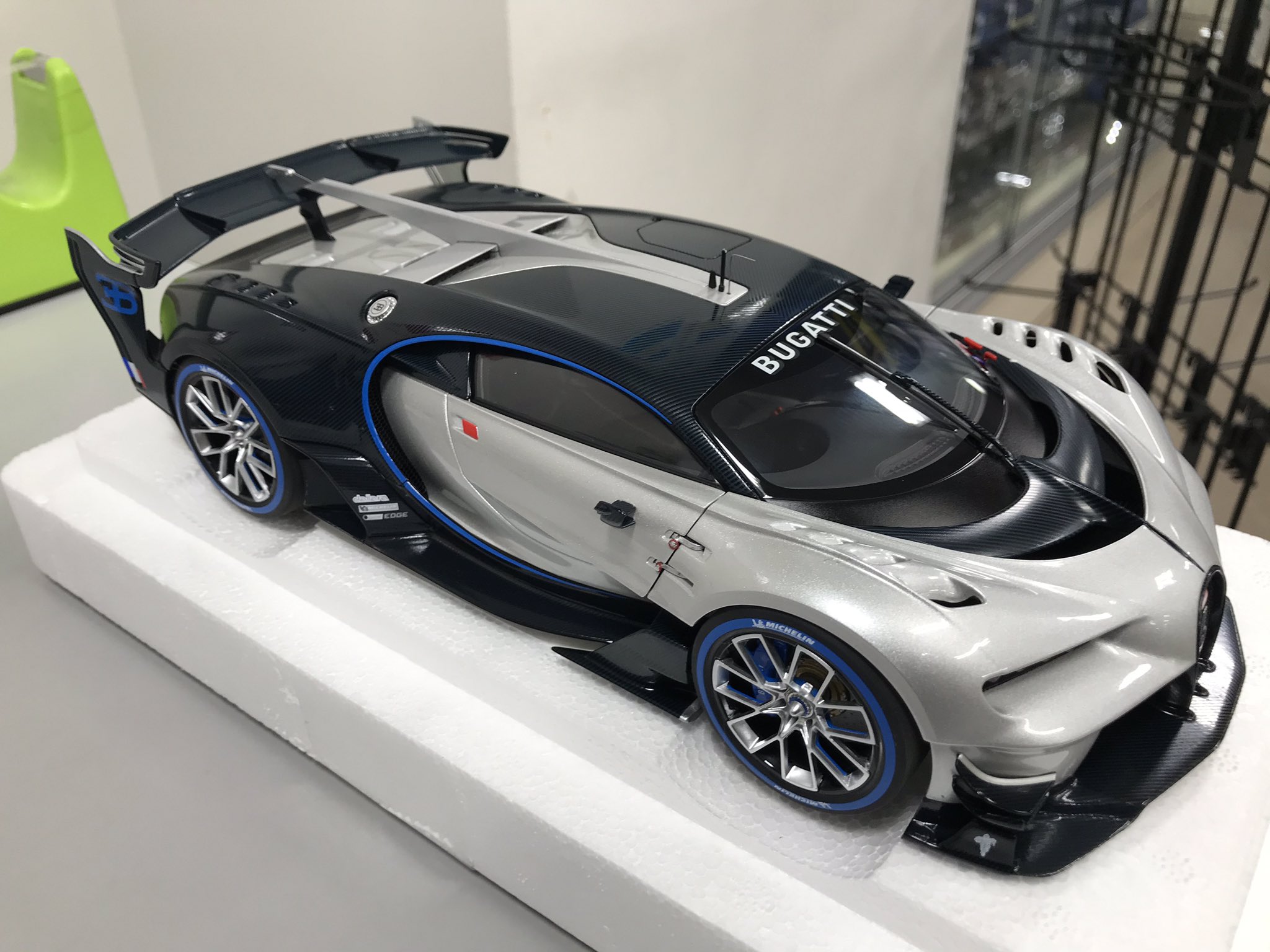 Tamtam秋葉原店 ミニカー 新商品入荷 Autoart 1 18 フォード Gt ル マン24h耐久 17 2位入賞 67号車 アンディ プリオール ハリー ティンクネル ルイス フェリペ ピポ デラーニ 税別 T Co D8nthbuhli Twitter