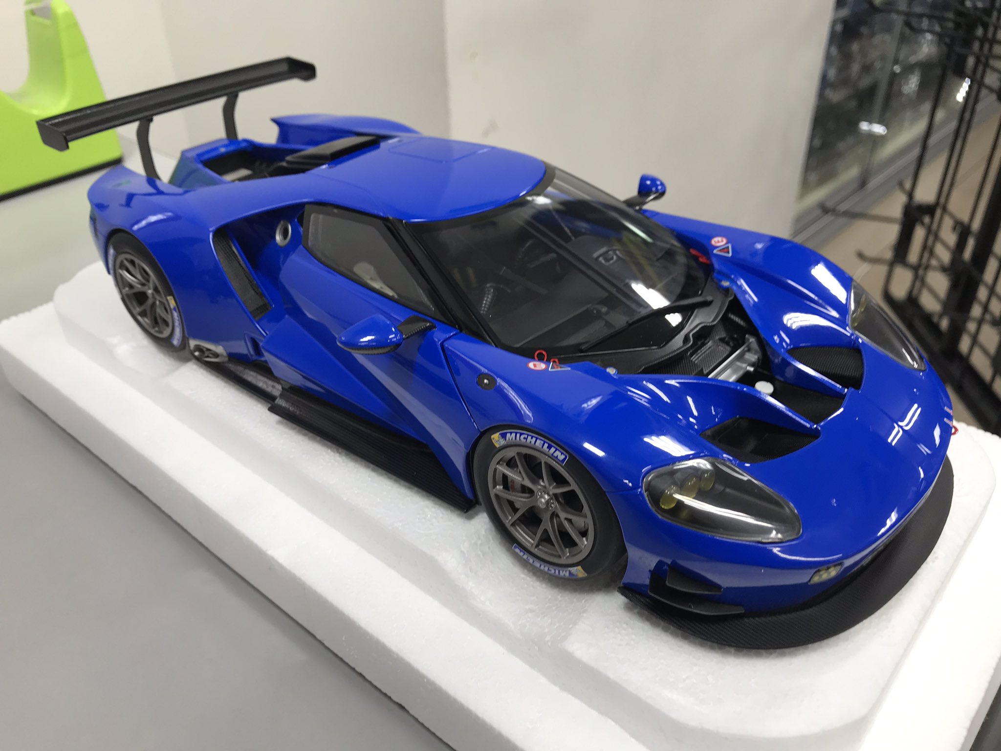 Tamtam秋葉原店 ミニカー 新商品入荷 Autoart 1 18 フォード Gt ル マン24h耐久 17 2位入賞 67号車 アンディ プリオール ハリー ティンクネル ルイス フェリペ ピポ デラーニ 税別 T Co D8nthbuhli Twitter