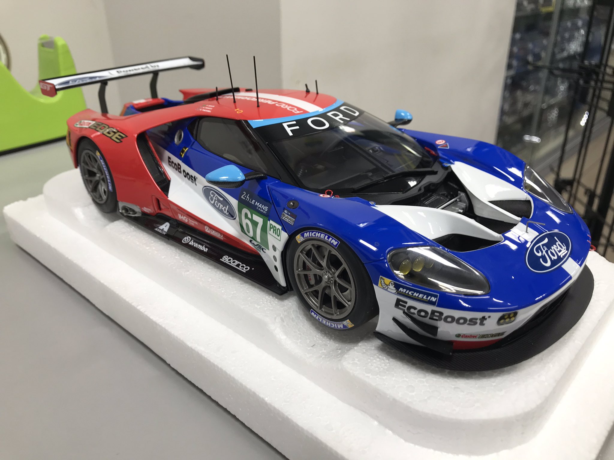 Tamtam秋葉原店 ミニカー 新商品入荷 Autoart 1 18 フォード Gt ル マン24h耐久 17 2位入賞 67号車 アンディ プリオール ハリー ティンクネル ルイス フェリペ ピポ デラーニ 税別 T Co D8nthbuhli Twitter