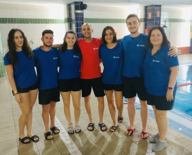 SercomosaN's tweet photo. ¡No puedes aprender a nadar con tiburones pero sí en @PiscinaSVidal con su equipo de monitores! 🤩
Actividades dirigidas al deporte bajo el agua 💦💪
#Natación #HidroBike #AquaGym #CrossGym #AquaFitness #AquaSalud
#NataciónEmbarazadas
👉https://t.co/CTL6FkjDaj https://t.co/jdXtM1Wo6m