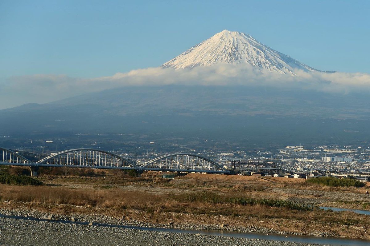 富士川橋梁から見た富士山