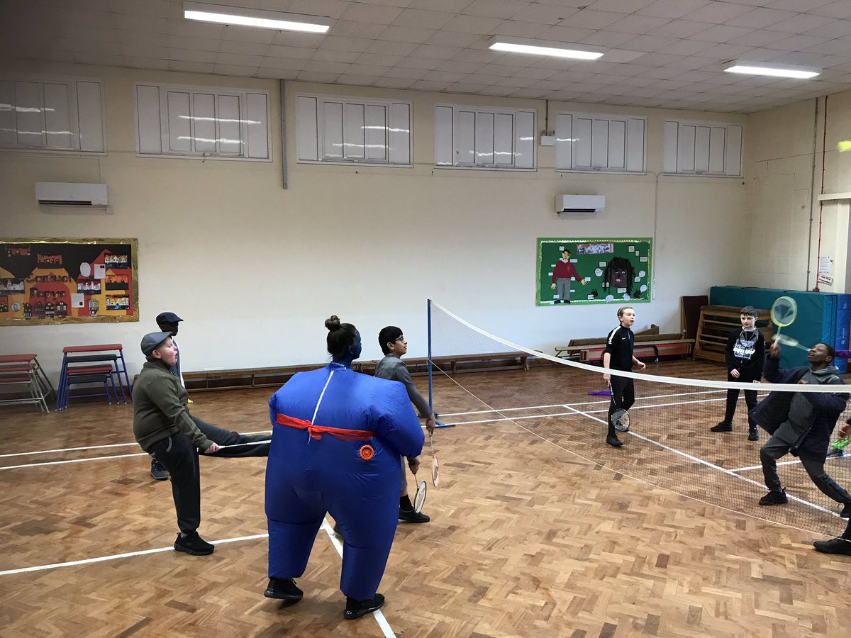WoodsideSport's tweet photo. Badminton dont stop for world book day! We just play as blueberries ! #beblueorgohome https://t.co/DcsXQPPxXz