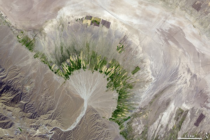FBLN_media's tweet photo. Very interesting satellite image of a spate system in the Zagros Mountains in Southern Iran.
The spread of the dry river can clearly be seen as well as the fields benefitting from the flood water #FBLN.
Source: https://t.co/upARLDxTsB https://t.co/b2n87UmYDl