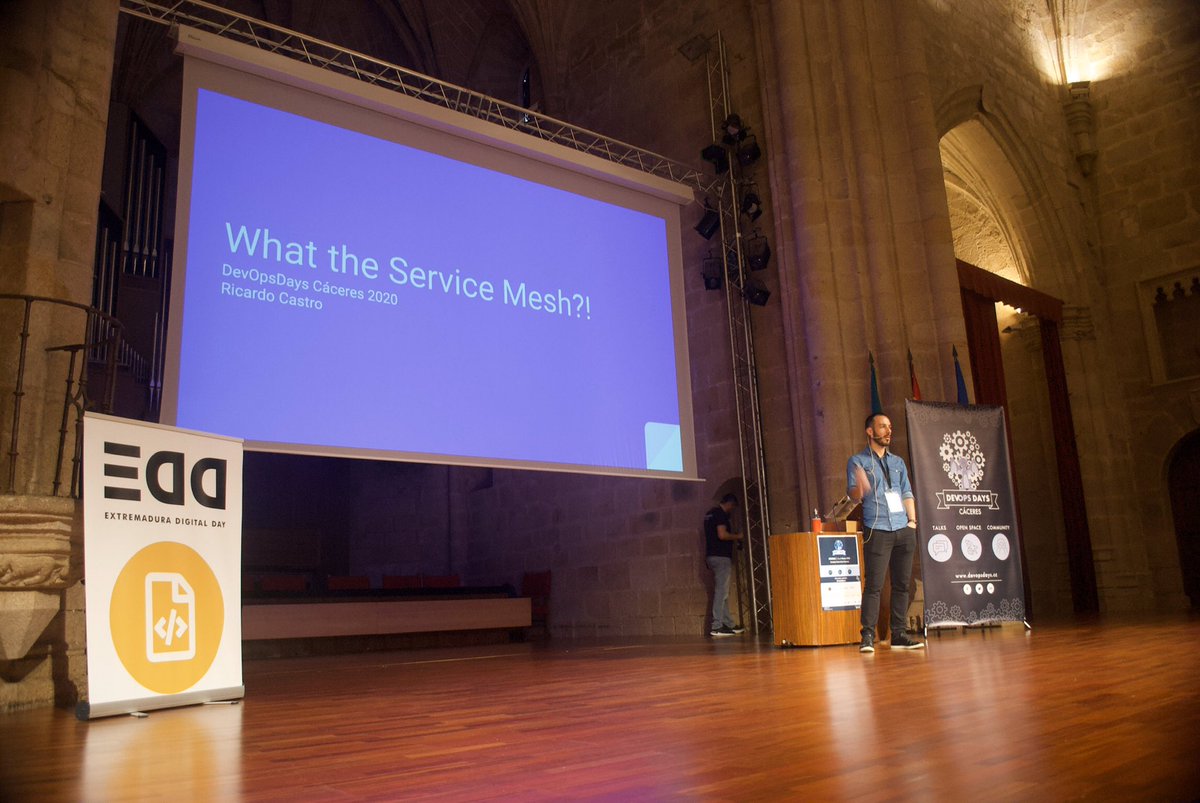 DevOpsDaysCC's tweet image. ¡Buenos días! Vamos a por la segunda jornada de #DevOpsDaysCC20. @mccricardo nos intentará sacar un What The Fuck! con su charla sobre Mesh.

#Cáceres #DevOpsDays #DevOps