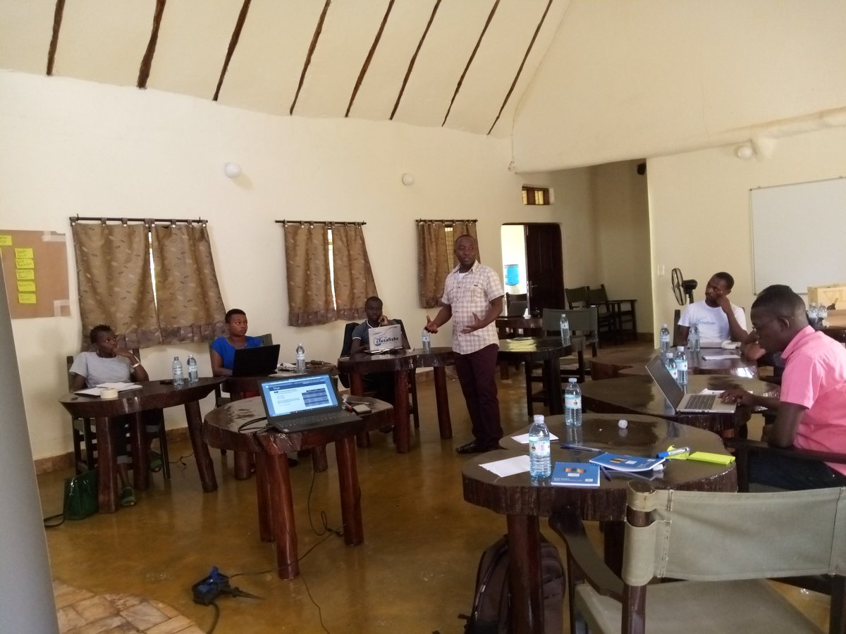 Finding_XY's tweet image. Day 2
Topic: Financing Readiness.
When making an investment decision, creditors pay attention to the following five criteria, also called the “5C’s” (Character, Capacity, conditions, Capital, and Collateral), which are weighed against each other.

SEED  #finances #SEEDAccelerator