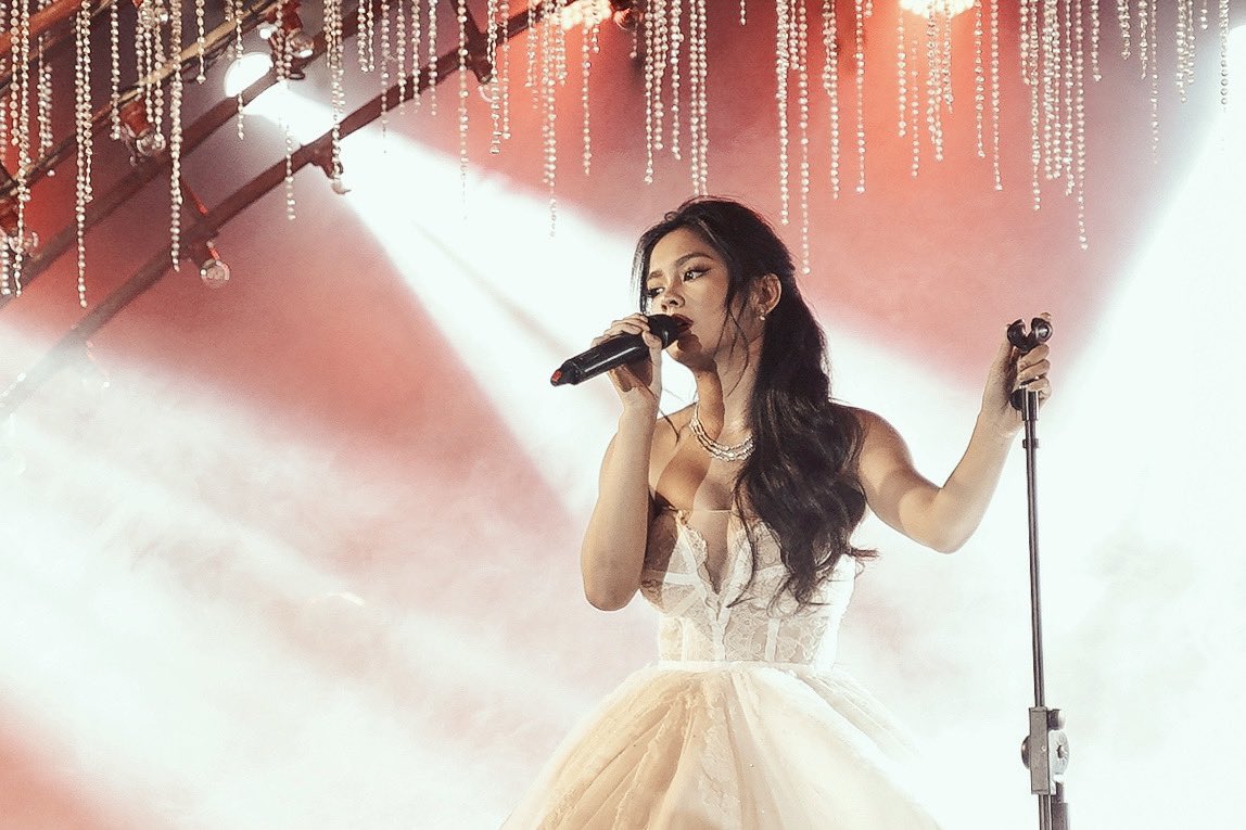ylonuhhh's tweet photo. “It is with passion, courage of conviction, and strong sense of self that we take our next steps into the world, remembering that first impressions are not always correct. You must always have faith in people. And most importantly, you must always have faith in yourself.” - E.W https://t.co/yEFXQjHupL