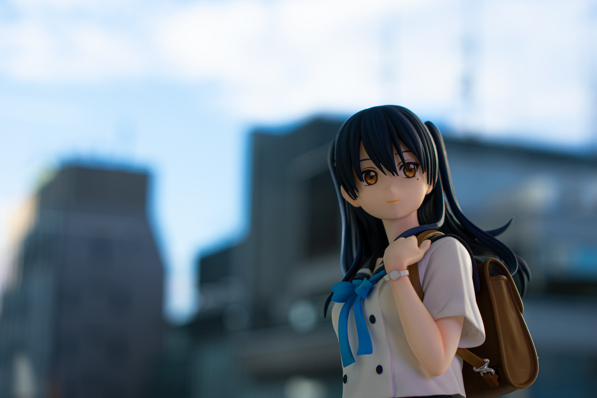 Toho Animation Store Toho Animation Storeでは ヒロイン 一行瑠璃 1 8スケールフィギュア やキービジュアルの キャラファイングラフ 描き下ろしちびキャラアクキー付 パスケース などハロワtas限定グッズも販売しております T Co