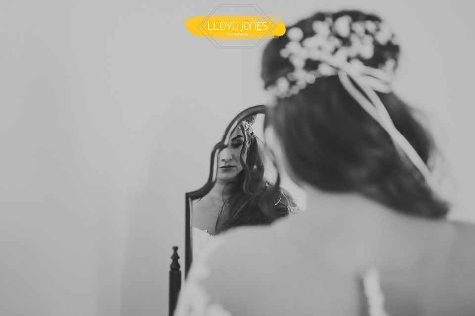 A little nerves just before the walk down the aisle at <a href="/Brynich/">The Barn @ Brynich</a>  #barnwedding #bridetobe #bohobride #weddingflowers #rusticwedding #isaidyes #imgettingmarried #youandme #ustogether #weddingideas #weddingdress