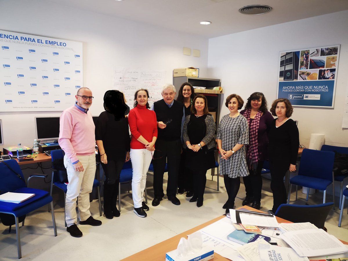 2019Usera's tweet photo. Taller del ICAM (Ilustre Colegio de Abogados de Madrid),  se trataron temas de interés  y se  dio respuesta a preguntas de los participantes de la lanzadera. 
contamos con la presencia de dos abogados 
D. Florentino García González  y  D. Luis García Chillón. https://t.co/LwVz28HWca