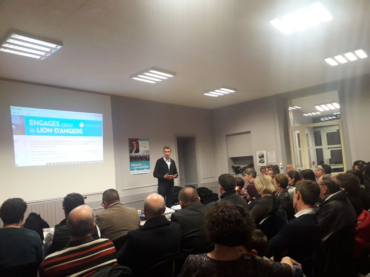 EngagesLeLion's tweet photo. Merci à toutes et tous pour les échanges et débats lors de notre réunion publique au Lion d'Angers. Pistes cyclables, salle d'expression culturelle, agriculture locale et circuits courts, infrastructures pour la jeunesse... nos propositions intéressent. https://t.co/sNwzaApZwP