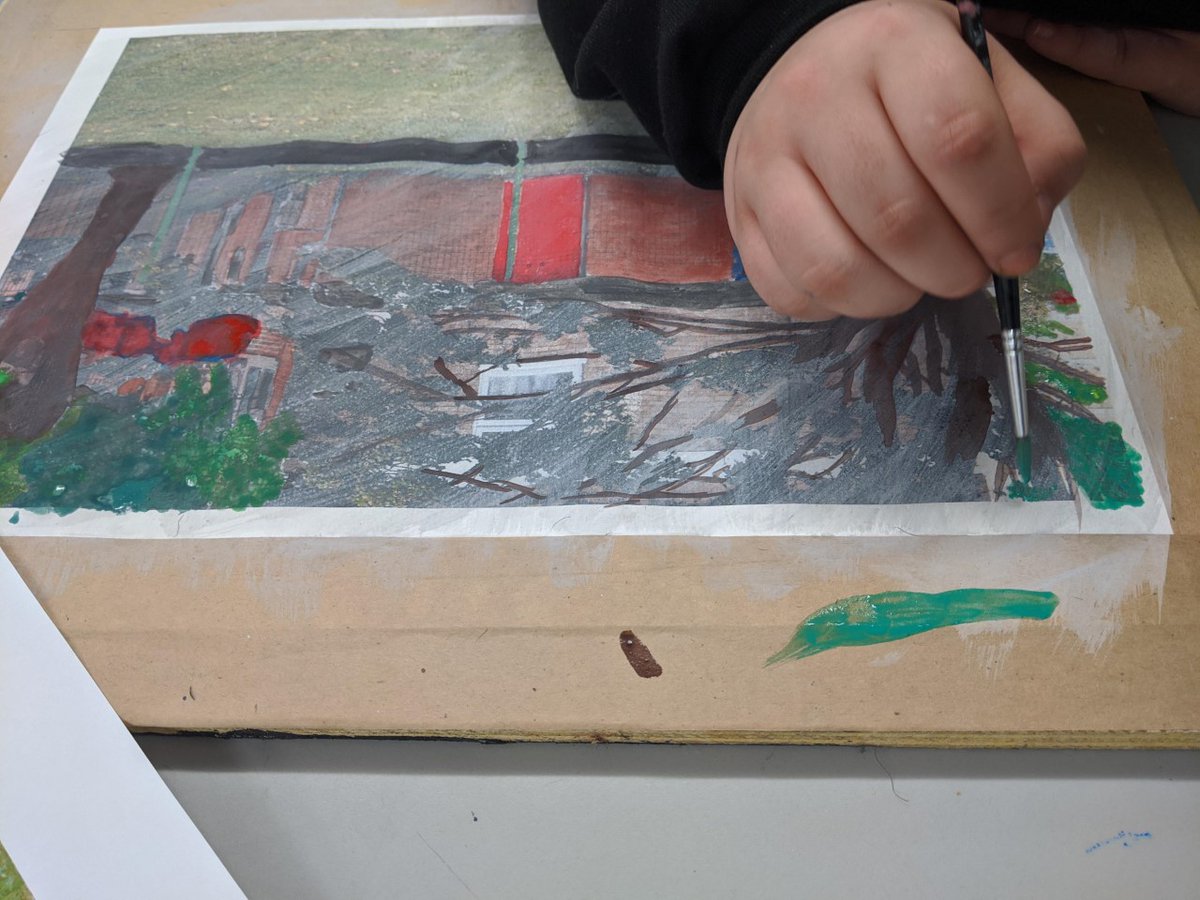 TBAPOctagon's tweet photo. Great photos of the work professional artist Frank Laws is doing with our year 10 GCSE group https://t.co/GrSJIy8eJ0