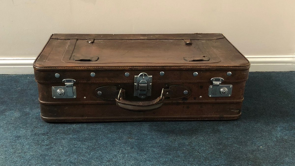 InfoAffair's tweet photo. Antique #Suitcases &amp; #Retro Cases
https://t.co/TmIYh7zjF5
Pack your belongings &amp; #travel the world with an #antique suitcase. The perfect carry on travel bags comes in sturdy leather and doubles as cool retro #storagecases. Hand luggage restrictions may apply😊 #vintagesuitcase https://t.co/fcJrVUEtEt