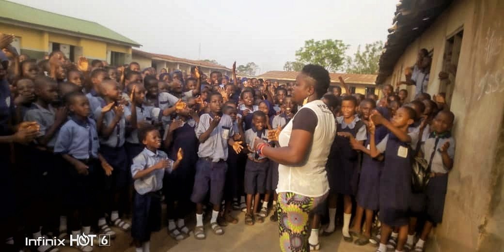 JumokeOlowoW's tweet photo. Myself and team @AfricanCr8veHub visited a second school - Akingbile Oluana Community Grammar School, Moniya.  We talked about our upcoming #creativeecohandday competition, how to turn waste into arts and environment-friendly products.
#worldwithoutwaste #sustainableliving https://t.co/mhZ1o9NWRA