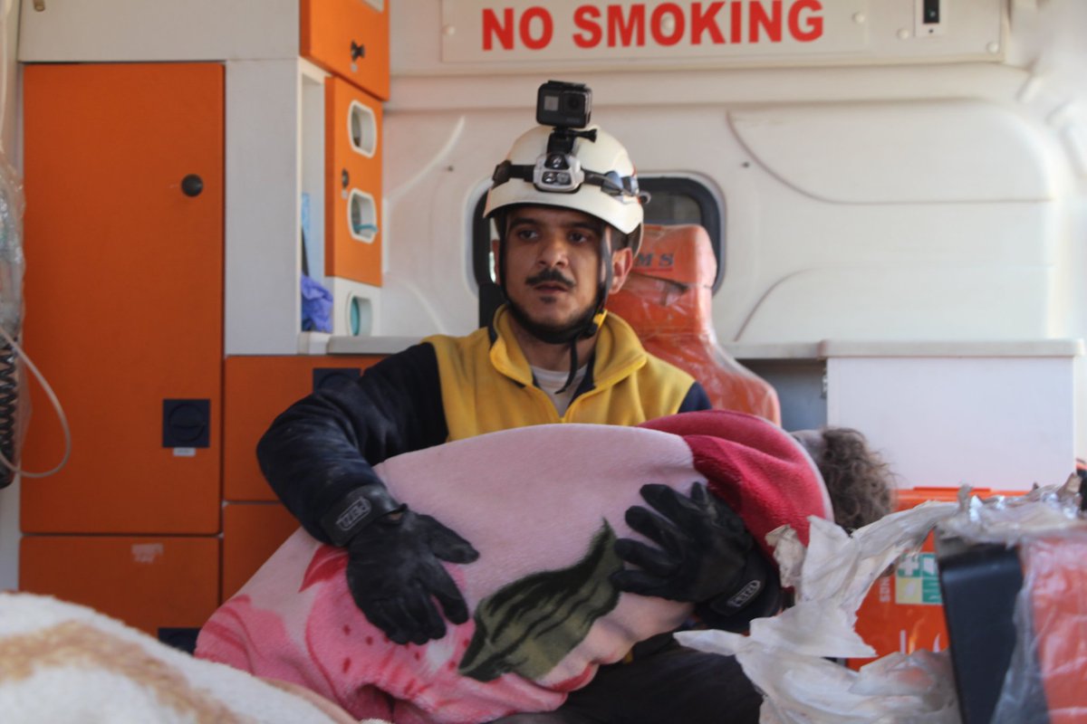 doamuslims's tweet photo. 16 civilians including 5 women and 2 children were killed yesterday after #Russia|n warplanes bombed a shelter housing displaced #refugees in Maarat al-Misreen, #Idlib.
#Syria #PrayForIdlib #Syrians #IdlibUnderFire https://t.co/uokDZb0MFO