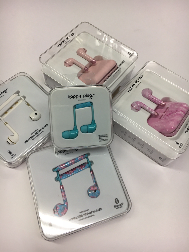 bicikenishi's tweet image. 『弟の日』という事なので、、、、

『‘‘音”うとの日』なんつってだっべぇ～(*´▽｀*🎀

兄より優れた弟なぞ存在しねぇだっべぇーーー！！！

biccamera.com/bc/item/703568…

＃着る筋肉　＃happyplugs  #イヤホン