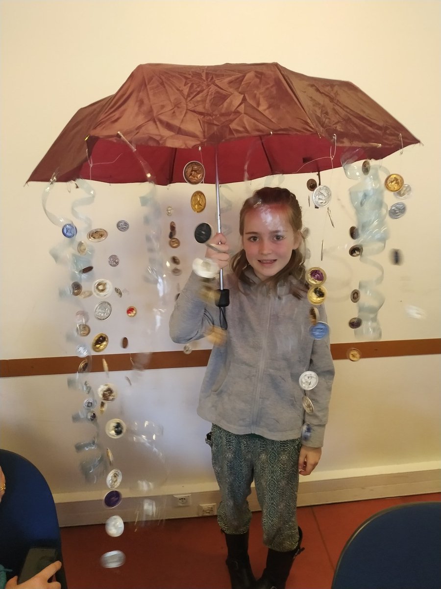 Irish_in_France's tweet photo. REMINDER: There's still time to register your children for the 2nd #StPatricksDayParis Kids Workshop at the @cc_irlandais on Sun 08/03. They'll be making cool jellyfish for our first #KidsGroup at the Paris Parade!
➡️➡️https://t.co/RKwA9rceKt #StPatricksDay #StPatrickEnVert https://t.co/61IylhREFB