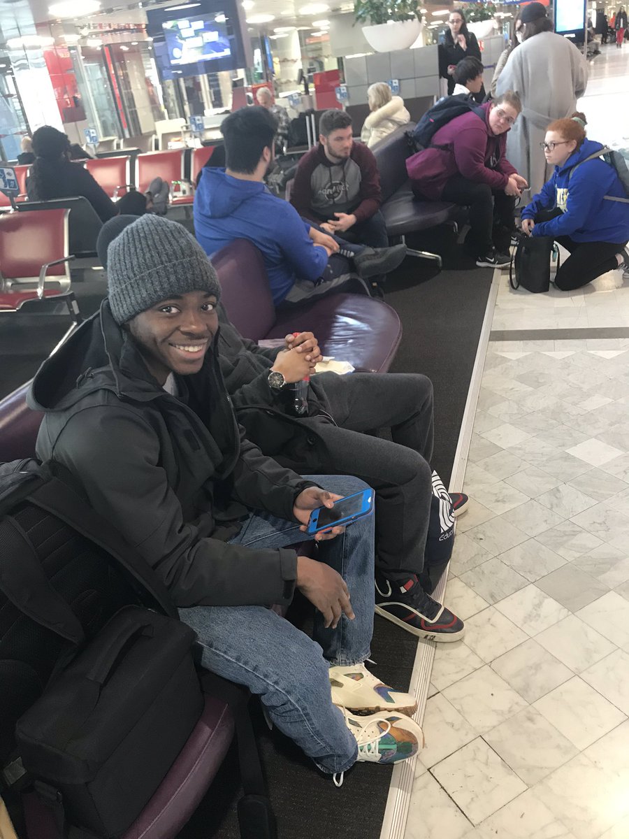 dryantonucci's tweet photo. @WidenerUniv study abroad. On our way home from Paris. Fantastic trip. https://t.co/CBZI9mkJ48