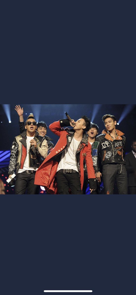bigbang_mess_10's tweet photo. One of the most iconic &amp; important picture in BIGBANG/VIP history. https://t.co/iQe4gYLyQR