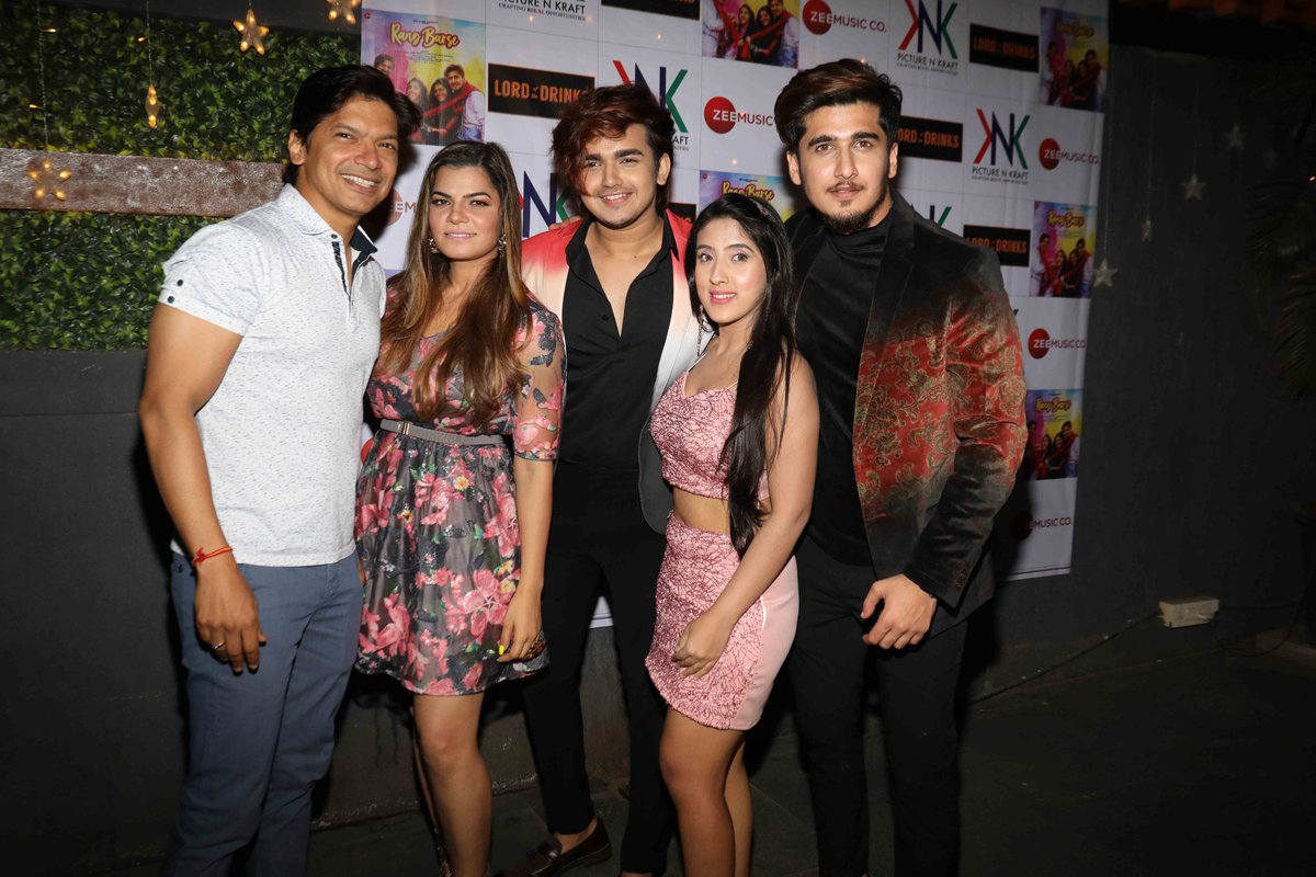 NewstainmentTV's tweet photo. @mamtamuzik @SmitaGondkar @singer_shaan @me_badash @sameeksha.sud_ @vishalPandey_21 @bhavin_333 @anuragbedi @ksr99 @zeemusiccompany #rangbarse https://t.co/9o7D2GO0Xr