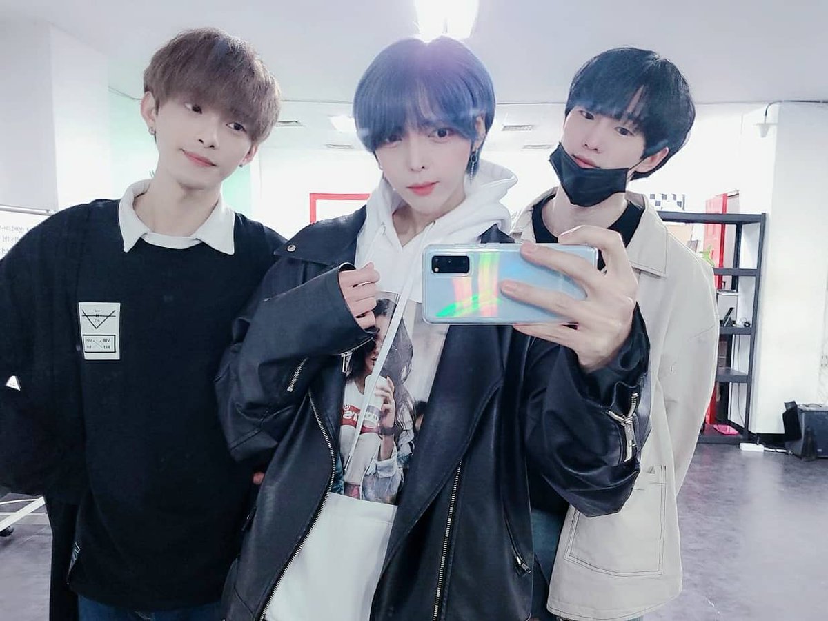 [엔티크]  우리는 연습중~

#엔티크 (N.tic)  #ntic  #NewTrendIcon #지온 #승후 #진서